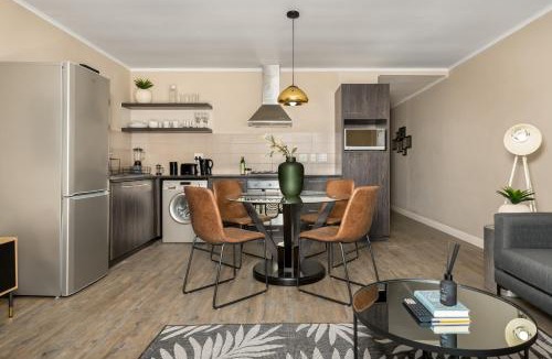 Century City Apartment | Mayfair Apartments