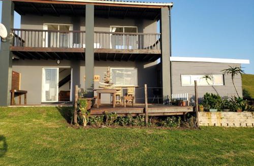 Mazeppa Bay Apartment | Mazeppa Sunrise Beach Accommodation