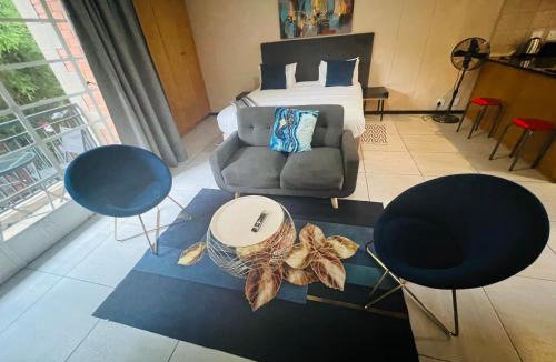 Arcadia Bed & Breakfast | Mbizo Cozy Retreat- Lofts at Loftus