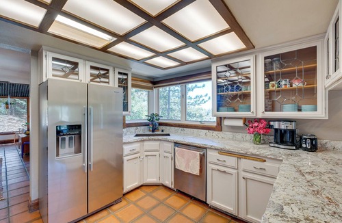 Auburn Cottage | Meadow Vista Mountain Escape w/River Views!
