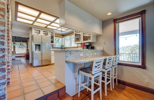 Auburn Cottage | Meadow Vista Mountain Escape w/River Views!