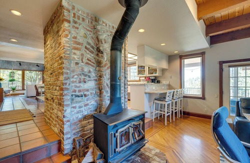 Auburn Cottage | Meadow Vista Mountain Escape w/River Views!