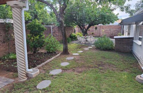 Komani House | Mechell's Accomodation