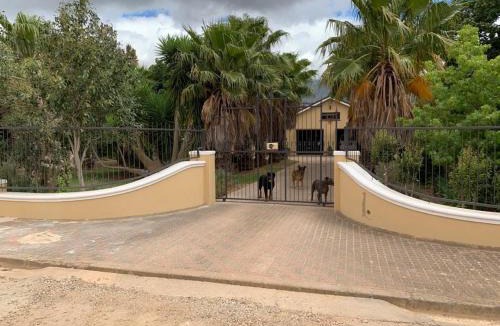 Riviersonderend Bed & Breakfast | Meerkatjie
