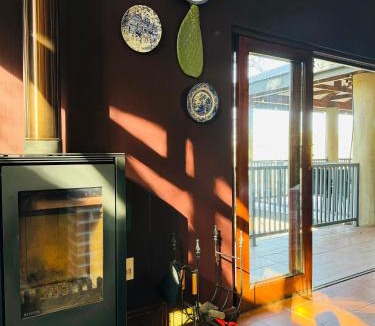 Vredefort Villa | Megumi - Vaal Riverside Retreat - Loadshedding Friendly