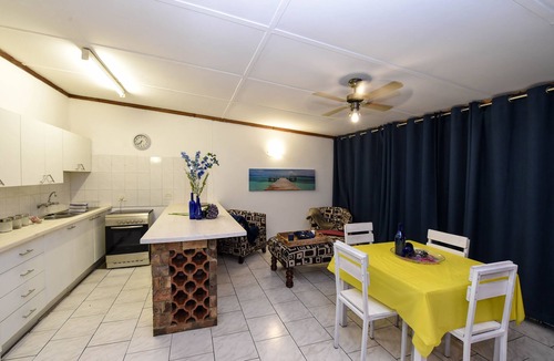 Greater Johannesburg Metropolitan Area Cottage | Mel's Cozy family Cottage