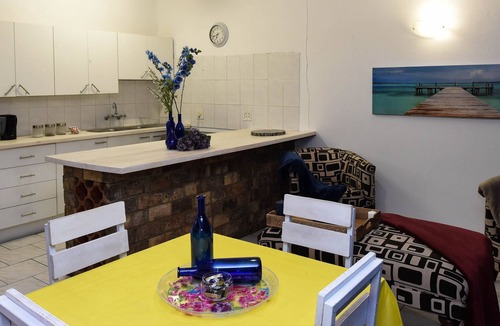 Greater Johannesburg Metropolitan Area Cottage | Mel's Cozy family Cottage