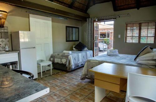 Langenhoven Park House | Melsetter's Guesthouse