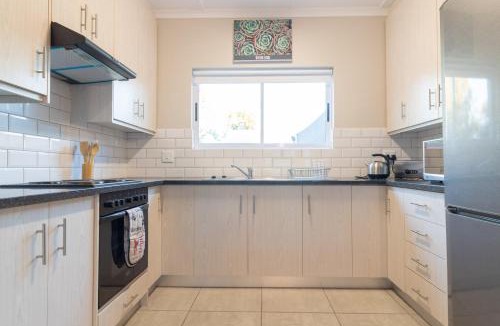 Oudtshoorn Apartment | Memories Self-Catering at 5 on Smith