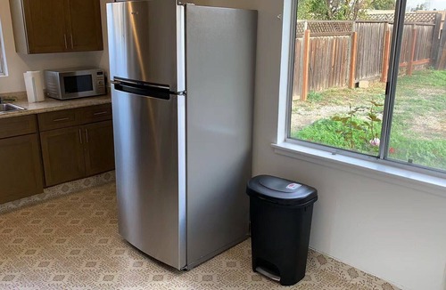 Menlo Park House | Menlo Park Entire House 3B/1B-2 car parking-W/Dryer