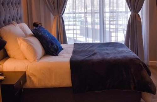 Menlyn Apartment | Menlyn Apartment - Red Velvet