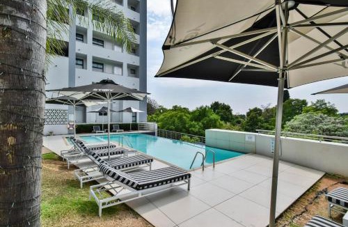 Pretoria Apartment | Menlyn apartment with ensuit Regency Hotel