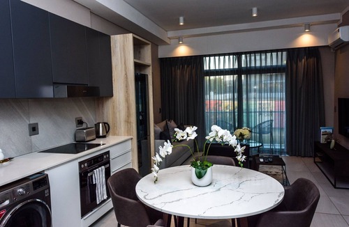 Menlyn Apartment | Menlyn main Trilogy
