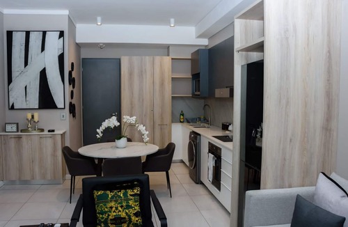 Menlyn Apartment | Menlyn main Trilogy