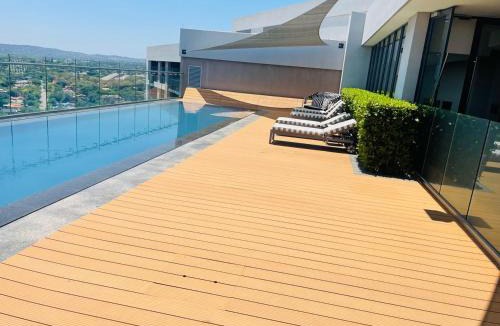 Menlyn Apartment | Menlyn Maine Luxury Apartments 11th & 14th floor with Balcony