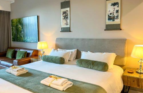 Menlyn Apartment | Menlyn Maine Residences - Kyoto king size xl bed
