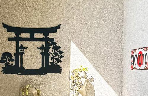 Menlyn Apartment | Menlyn Maine Residences - Kyoto king size xl bed