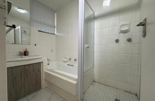 Menlyn Apartment | Menlyn Place Unit 103