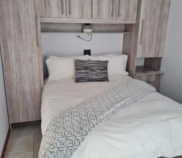 Komani Apartment | Mews Road Self-Catering