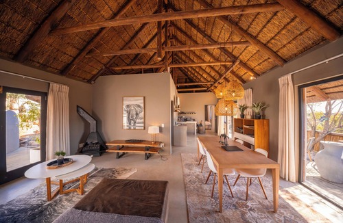 Vaalwater Cabin | Mhondoro Safari Lodge & Villa