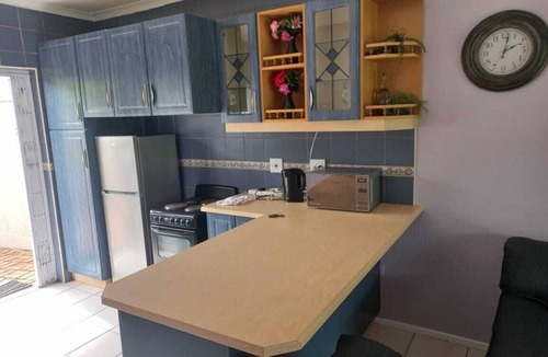 Scottburgh South Ski Chalet | Miahaven2 is situated in Scottburgh, South Coast of KZN.Unit is on the beach.