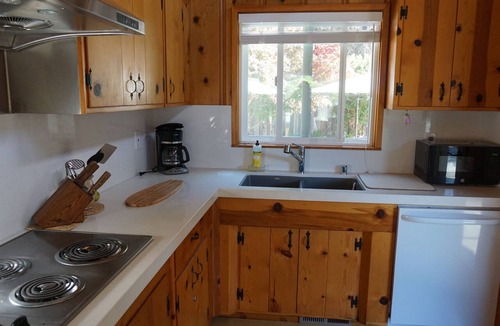 Rio del Mar House | mid-century bungalow at the beach. sunny, quiet, 4 min. walk to the surf!