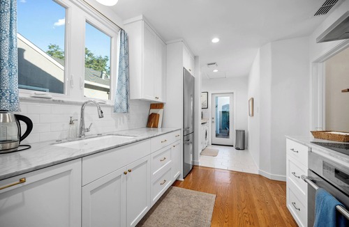 Central Sacramento House | Mid-Century Modern Bungalow Near McKinley Park!