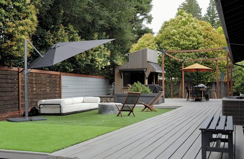 Napa House | Mid Century Modern Retreat in Napa with 4 Bedrooms and Spacious Backyard