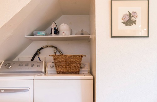 Tamalpais-Homestead Valley Apartment | Mill Valley: 15 Mins to SF, 10 Mins to Muir Woods