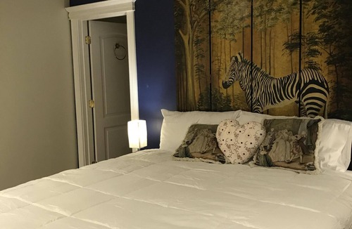 Upper Rockridge House | Million Dollard View Private 2 Bedroom Garden Suite