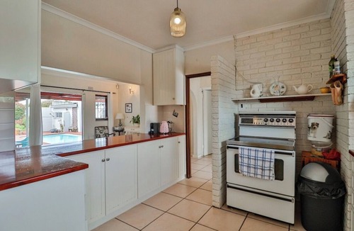 Cape Town House | Milnerton Oak Lodge