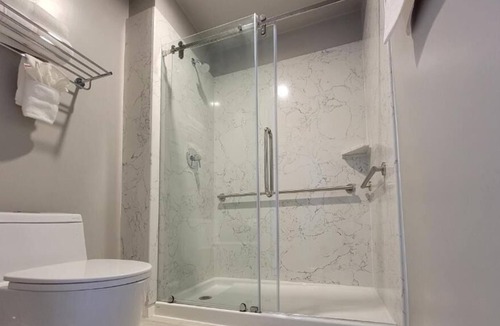 Newhall House | Minutes to Pruneridge Golf Club! 3 Units, Comes with FREE Parking!