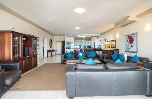 Shaka's Rock House | Miramar 3 - FAMILY ONLY Max 4 adults and 4 children