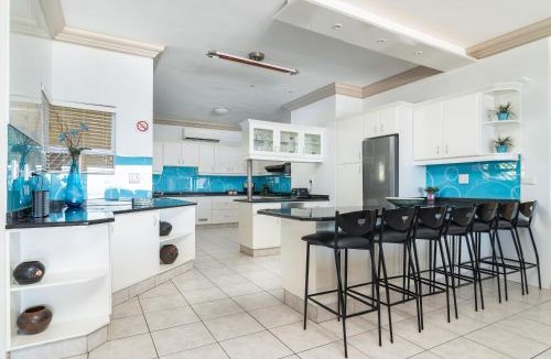 Shaka's Rock House | Miramar 3 - FAMILY ONLY Max 4 adults and 4 children