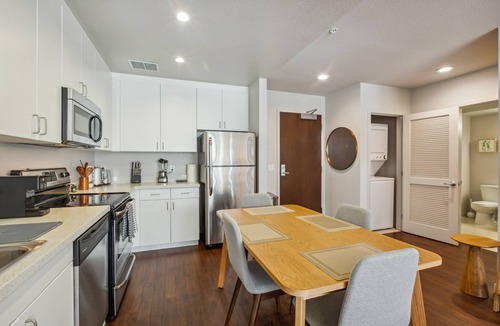 Inner Mission Apartment | Mission 1 BR w/Office by Anyplace - 11453