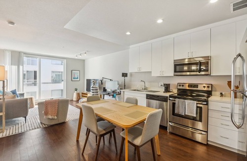 Inner Mission Apartment | Mission 1 BR w/Office by Anyplace - 11453