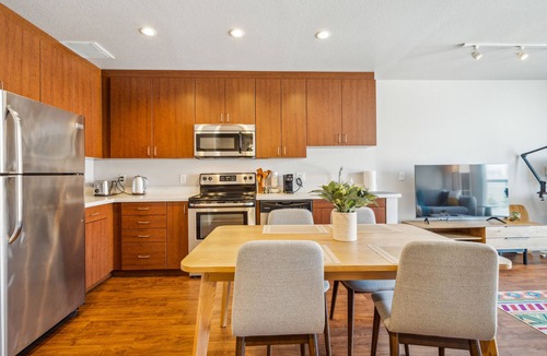 Inner Mission Apartment | Mission 1 BR w/Office by Anyplace - 11454