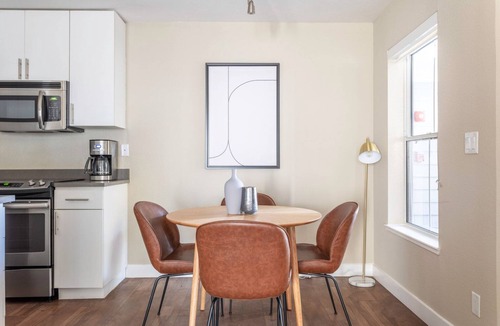 Old Mountain View Apartment | Mod Mountain View 2BR w/Gym, Pool, Downtown Location, by Blueground
