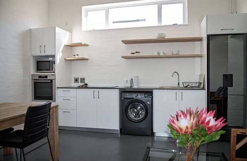 Marina da Gama Cottage | Modern 1-bedroom cottage 20 minutes south of Cape Town