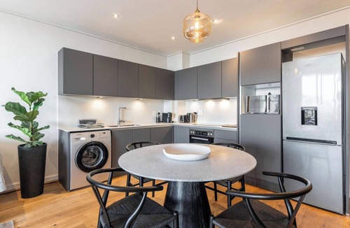 Three Anchor Bay Apartment | Modern 1 Bedroom in Sea Point
