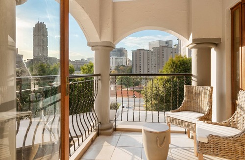 Sandown Apartment | Modern 1 BR w/ King Bed in the Heart of Sandton