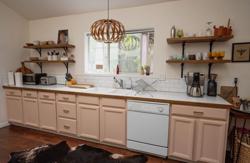 Kenwood House | Modern 2 BR Retreat w/Pool & hot tub in Sonoma on 2 acres along a seasonal creek
