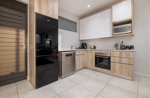 Umhlali Apartment | Modern 2BR Apartment with Pool and Gas Braai