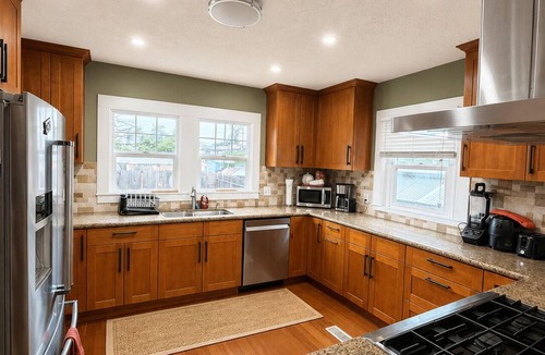 East Palo Alto House | Modern 3BR Near Stanford, Meta & Google Luxury Kitchen Bright, Updated Home
