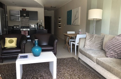 Cape Town City Centre Apartment | Modern apartment in trendy De Waterkant