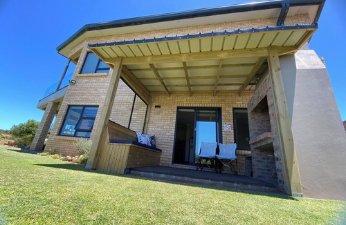 Still Bay Apartment | Modern apartment with sea, river & garden view in charming Still Bay. No smoking