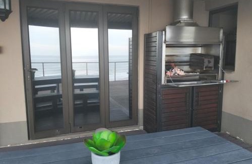 Mtwalume Villa | Modern Beachfront Unit with Breathtaking Seaview's