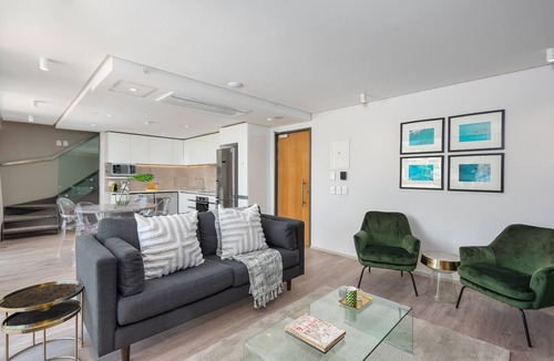 Bo'Kaap Apartment | Modern Duplex Apartment | Views | Space | Balcony