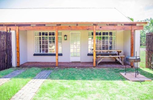 Lichtenburg Apartment | Modern Farm