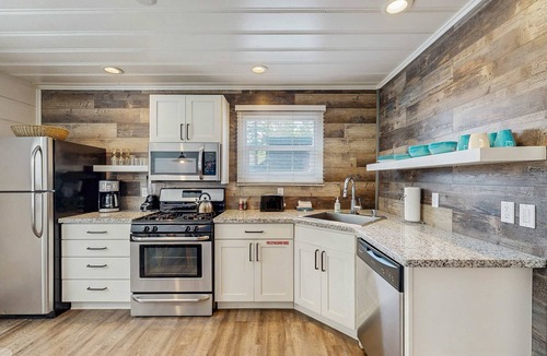 Lakeside Park Cabin | Modern Hideaway with Hot Tub & Firepit - Walk to Beach & Heavenly Village
